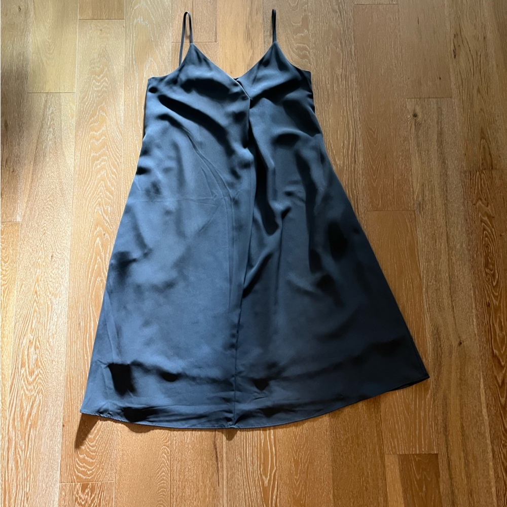 Uniqlo Midnight Blue Midi Dress gently worn - Picture 7 of 14